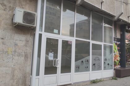 mesageria se muta incet incet pe telefon schimbari in programul firmelor de curierat 68b78da4a73aa