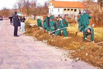 ministrul justitiei propune ca toti detinutii sa munceasca pentru diverse companii judetul unde initiativa are deja succes 68c1c4ef863e0