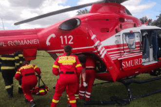 misiune a elicopterului smurd un copil de 7 ani a fost grav ranit intr un accident rutier 68cebd6125ede