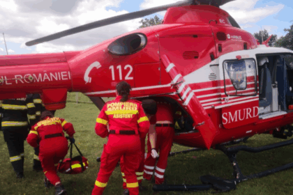 misiune a elicopterului smurd un copil de 7 ani a fost grav ranit intr un accident rutier 68cebd6125ede