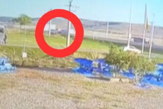 momentul impactului mortal de la letcani surprins de camere doi copii au ramas fara mama 68d3c249a6a1b