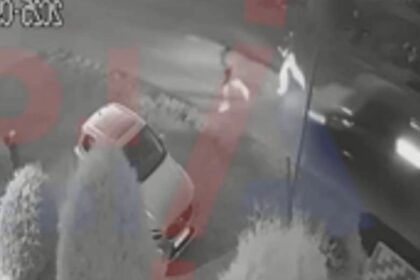 momentul in care o fetita este spulberata de un autoturism la bohotin video 68ba99c2c7784