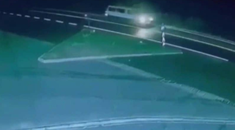 momentul in care un sofer vireaza fara semnalizeze si este izbit de o masina in suceava barbatul a murit video 68bb0a18b1f17