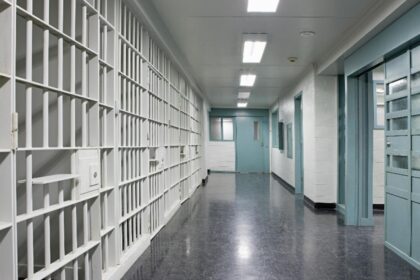 motivul incredibil pentru care un detinut este la spital si nu la inchisoare detaliul care il tine in libertate 68d3c4dc15bb4