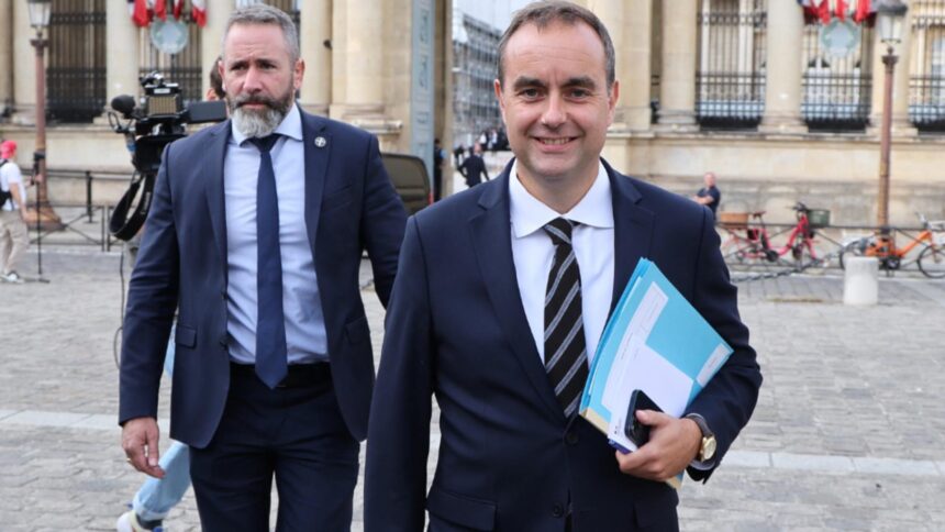 mutarea de sah a lui macron un lider respectat preia conducerea guvernului a fost ales primar la doar 18 ani iar cariera sa a sfidat asteptarile 68c07e46c854a