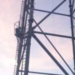 o persoana s a urcat pe un stalp al telegondolei din piatra neamt misiune contracronometru a pompierilor 68c109834a738