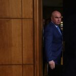 ora 1800 sedinta cruciala a coalitiei bolojan discuta cu mandatul pe masa disponibilizarea a 13 000 de bugetari 68c17b351e94d