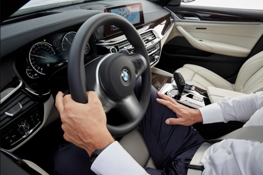 patronul prins la volanul unui bmw cu numerele unui peugeot a fost prins iar in trafic fara permis tot cu bmw ul dar si afumat cu cannabis a scapat cu amenda pe prescriptie 68daadf6b093c