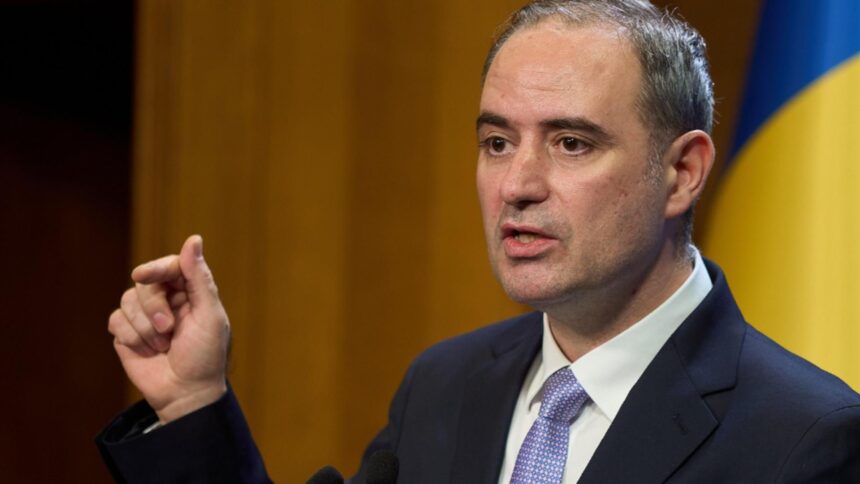 plata pensiilor si salariilor pe muchie de cutit ce a spus ministrul finantelor despre modul in care banii se impart la rectificare 68d95050346c2