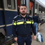 politistul care vorbeste prin semne emanuel sprijin pentru calatorii cu deficiente de auz din iasi 68c0c8e23a43e