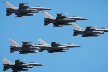 polonia inchide un aeroport si trimite avioanele de vanatoare la granita cu ucraina 68c5b44db1ba0