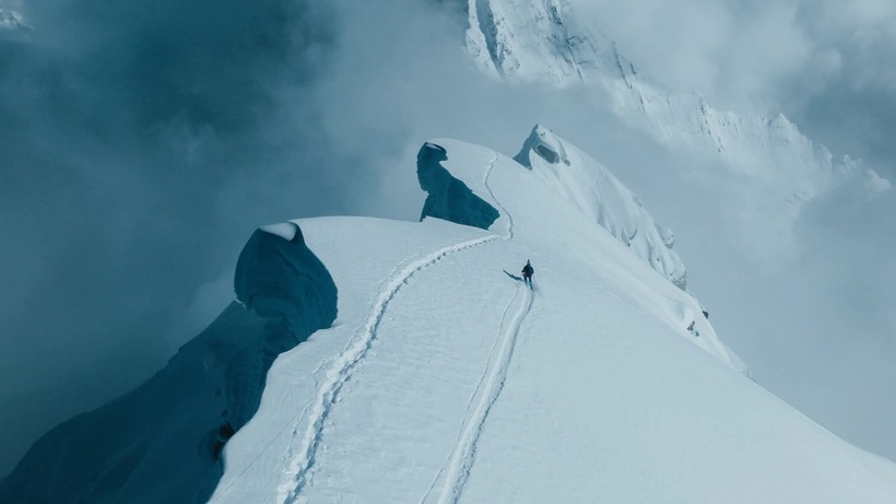 primul om care a coborat pe schiuri de pe everest fara oxigen suplimentar 68d58f43cb44b