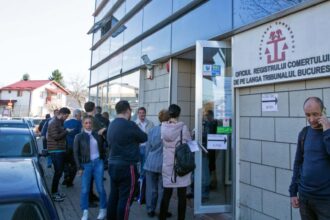 probleme la registrul comertului angajatii vor primi salariile pe luna august in transe situatia deblocata partial dupa interventia ministerului justitiei document 68bf4169683fb