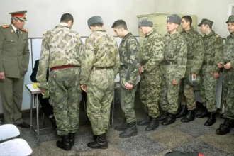 proces inedit la iasi cere pensie speciala militara si despagubiri de 50 000 lei la stat pentru suferintele indurate pe perioada armatei obligatorii de un an facute in 1996 68b4f191cf617