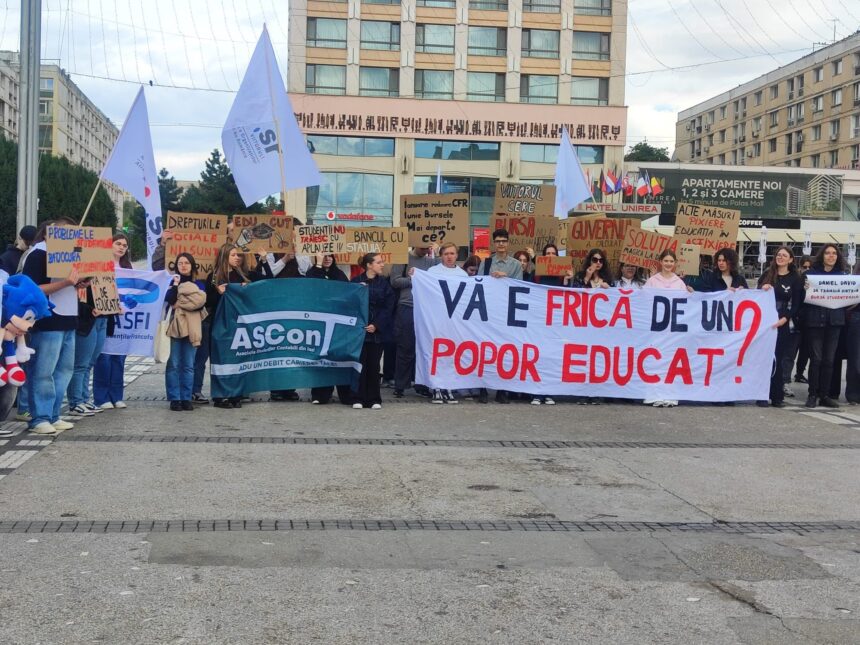 protest al studentilor din iasi in piata unirii foto video 68da640fe369b