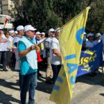 protest in piata unirii din iasi circa 100 de angajati din invatamant au iesit in strada impotriva masurilor din educatie 68c98aa6c6c9d
