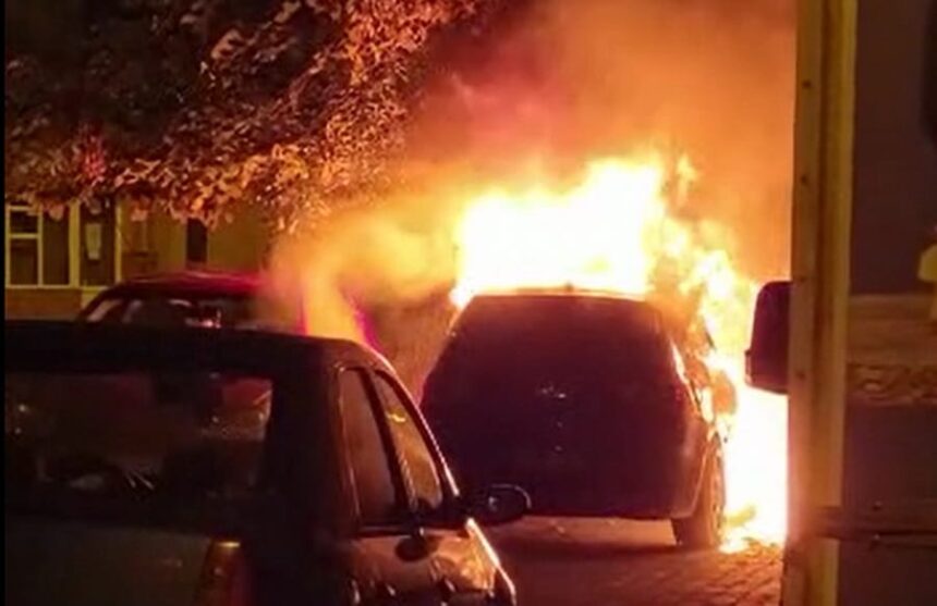 razbunare socanta la barlad un barbat voia sa mutileze cu acid un politist rutier sa fie bucuros ca a scapat doar cu masina incendiata 68c92bb201d32