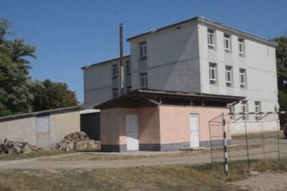 revoltator scoli fara apa potabila si cu toalete in curte cu mai putin de o saptamana pana la inceperea noului an scolar 68b6790c53527