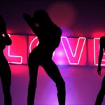 scandal financiar de proportii un inspector fiscal a uitat de job ul sau in timp ce se afla la un control asupra unui club de striptease fetele i au dansat pe gratis 68cbf5c7bd5f9