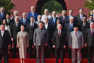 scandal la iasi se cere retragerea titlului de cetatean de onoare pentru adrian nastase 68b95d40eb82f