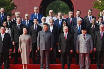 scandal la iasi se cere retragerea titlului de cetatean de onoare pentru adrian nastase 68b95d40eb82f