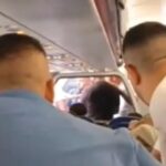 scandal urias intr un avion cu destinatia bucuresti 30 de persoane s au luat la bataie 68c79d115dba4