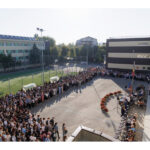 scoala ferita de proteste 68bf10cdb9c72