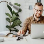 sfaturi pentru a ti proteja coloana si articulatiile atunci cand stai la calculator ce recomanda specialistii 68c26688b3532