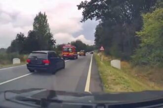 soferi filmati in timp ce circula cu viteza in spatele unui echipaj smurd incalcand reguli de circulatie isu bihor a sesizat politia video 68c13fa2a9a02