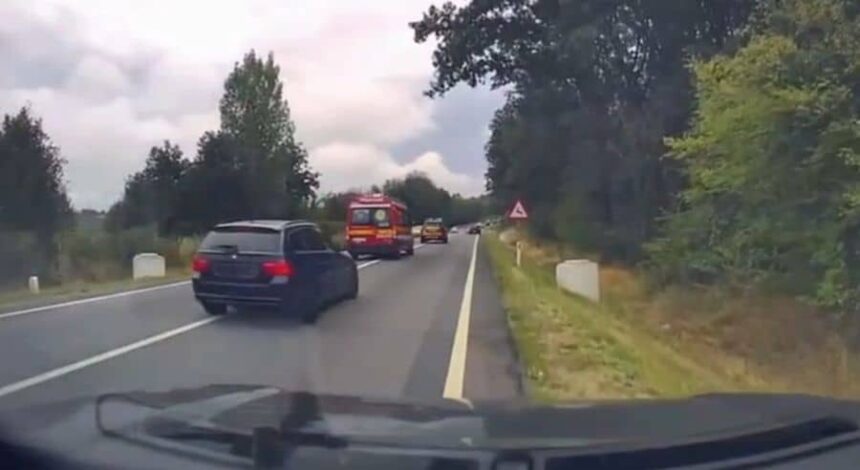 soferi filmati in timp ce circula cu viteza in spatele unui echipaj smurd incalcand reguli de circulatie isu bihor a sesizat politia video 68c13fa2a9a02