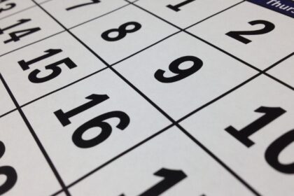 supervacanta intre craciun si revelion pentru angajatii romani cate zile se pot lega la sarbatorile de iarna 68bc764ba4f90