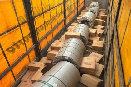 tigari de contrabanda in valoare de jumatate de milion de lei descoperite de politistii de frontiera constanteni ascunse intr un camion video 68be9fb8ae263