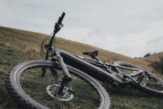 tragedie in iasi un tanar de 22 de ani a murit in timp ce se plimba cu bicicleta electrica 68b4caf4a055a