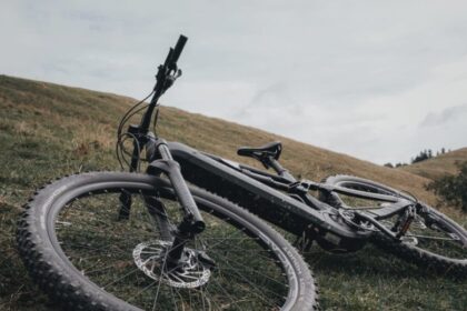 tragedie in iasi un tanar de 22 de ani a murit in timp ce se plimba cu bicicleta electrica 68b4caf4a055a
