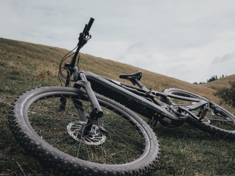 tragedie in iasi un tanar de 22 de ani a murit in timp ce se plimba cu bicicleta electrica 68b4caf4a055a