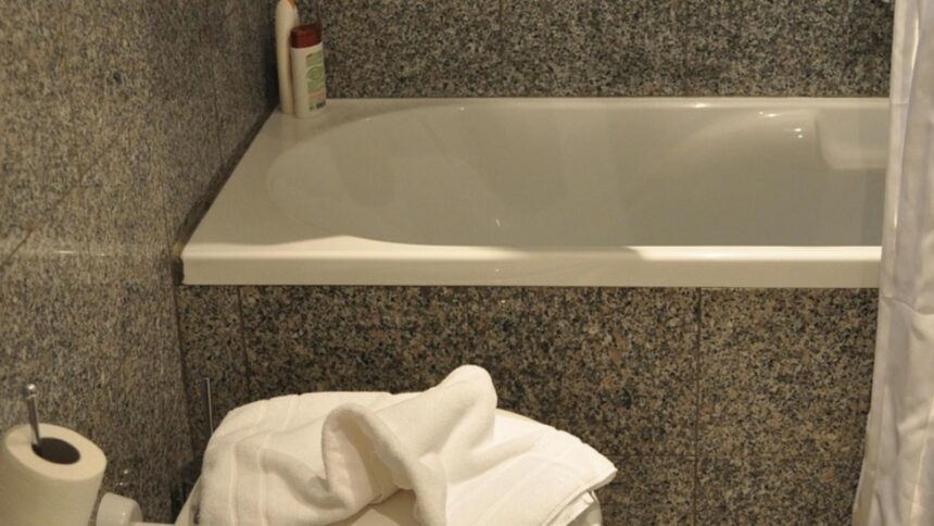 tragedie la timisoara copil de 6 ani gasit mort in cada politistii au deschis un dosar penal 68d2be3e6c448