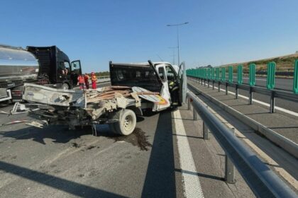 trei barbati care faceau marcaje rutiere pe a1 au murit dupa ce au fost loviti de o cisterna traficul este blocat 68b70f4db6806