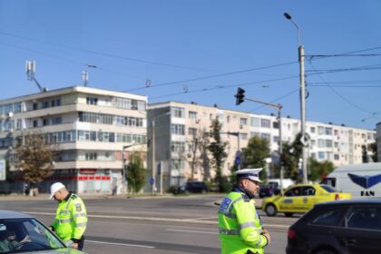 trei soferi au fost opriti la timp de politistii ieseni 68c4806e66bc7