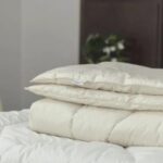 trucul simplu si eficient care iti curata plapuma fara sa depui prea mult efort nu o sa mai ai nevoie de masina de spalat 68b86c0693e9c