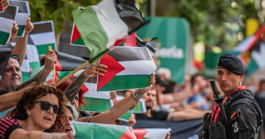 turul spaniei manifestatiile pro palestiniene produc modificari in programul competitiei etapa de contratimp de joi redusa 68c2833aec5e9