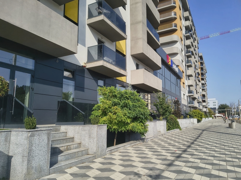 un barbat a fost gasit decedat langa un bloc din municipiul iasi 68b69c480bfe2