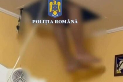 un barbat cautat de politia capitalei s a ascuns intr o gaura din tavan cand au venit mascatii sa l ridice video 68cd70fc1d887