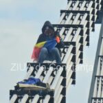 un barbat s a urcat pe podul de la agigea si a cerut turul 2 inapoi si calin georgescu presedinte traficul a fost blocat video 68bea419549e4