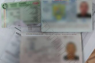un cetatean din republica moldova a fost dat de gol ca are buletin fals de alcoolul si tutunul din bagajele lui 68ba2cd51c2ce