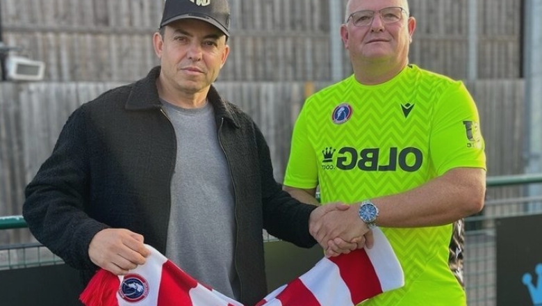 un club englez din liga a sasea a angajat un fan in varsta de 54 de ani ca portar de urgenta 68bb26a4005a7