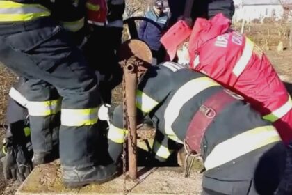 un copil din letcani a fost gasit intr o fantana dupa o cearta cu parintii a refuzat sa fie scos din apa 68b77f6bba6da
