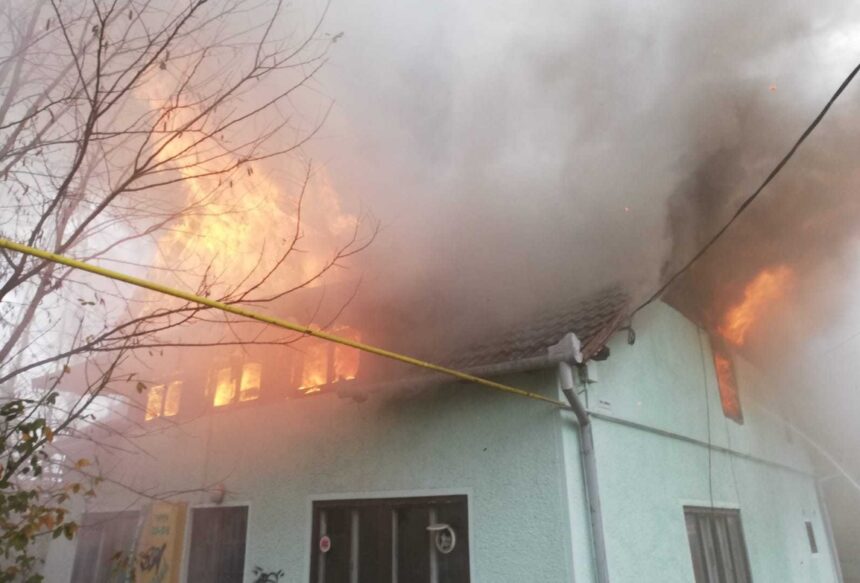 un iesean a dat foc casei socrilor fiindca iubita cu care avea doi copii i a dat papucii apoi a povestit toata tarasenia unui sofer 68c16a224367a