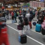 un individ de 55 de ani care a agresat sexual o adolescenta straina intr o gara din bucuresti retinut pentru 24 de ore 68b96f69820e8