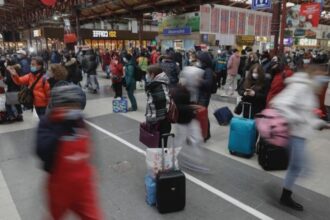 un individ de 55 de ani care a agresat sexual o adolescenta straina intr o gara din bucuresti retinut pentru 24 de ore 68b96f69820e8