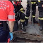 un muncitor s a electrocutat in timp ce lucra intr o canalizare din galati a fost resuscitat la fata locului 68cc48658534e